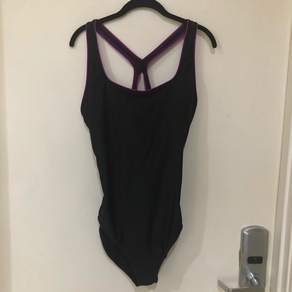 Speedo Black & Purple Lining Padded One Piece Swimsuit Size 18 - Picture 1 of 8